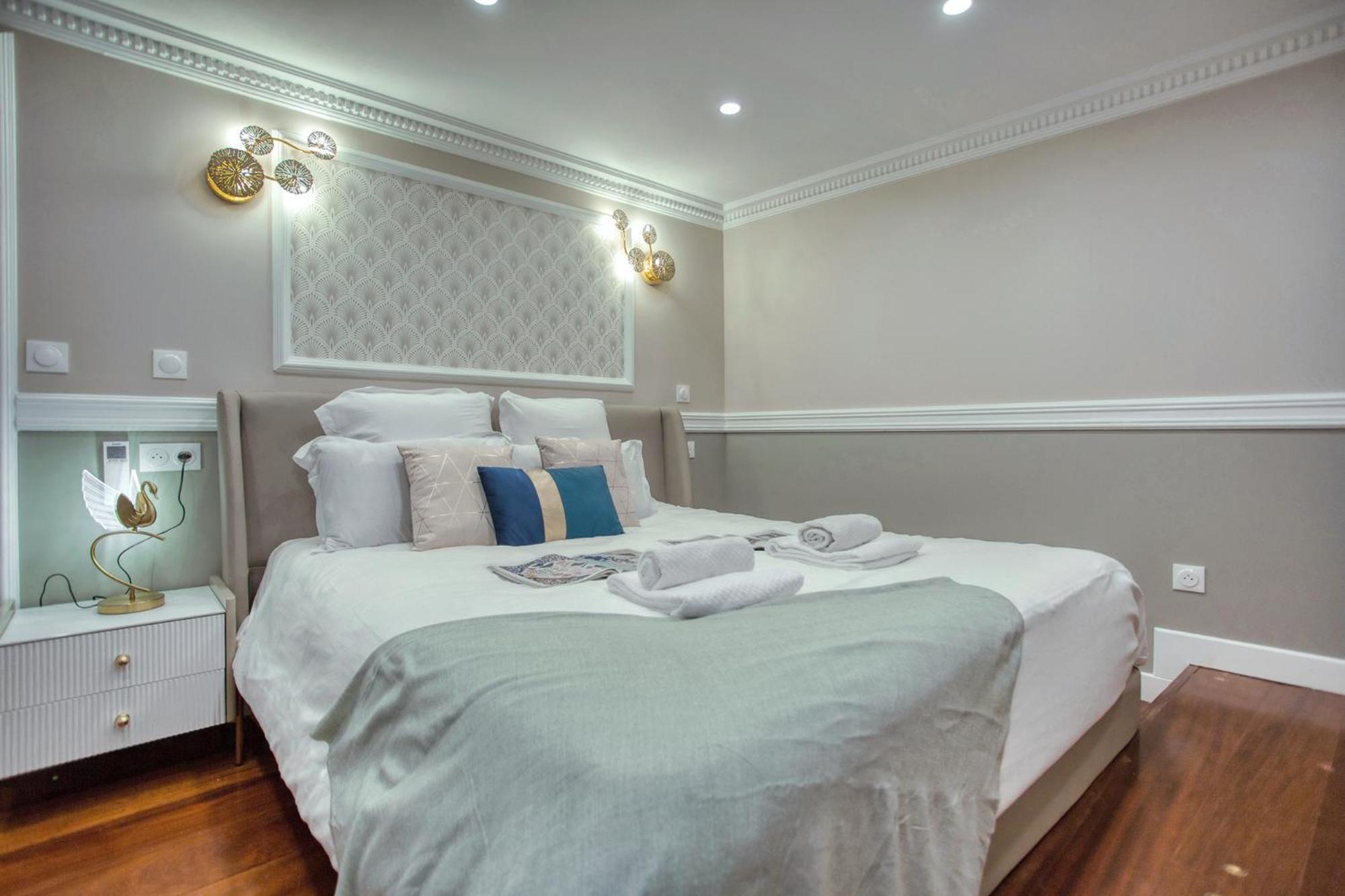 Elegant Triplex In Paris - Ideal For 10 - Aircon 외부 사진