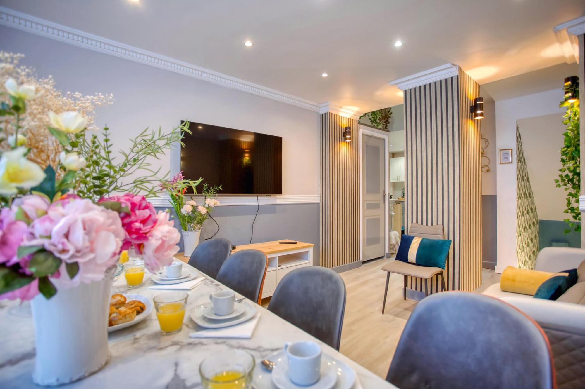 Elegant Triplex In Paris - Ideal For 10 - Aircon 외부 사진