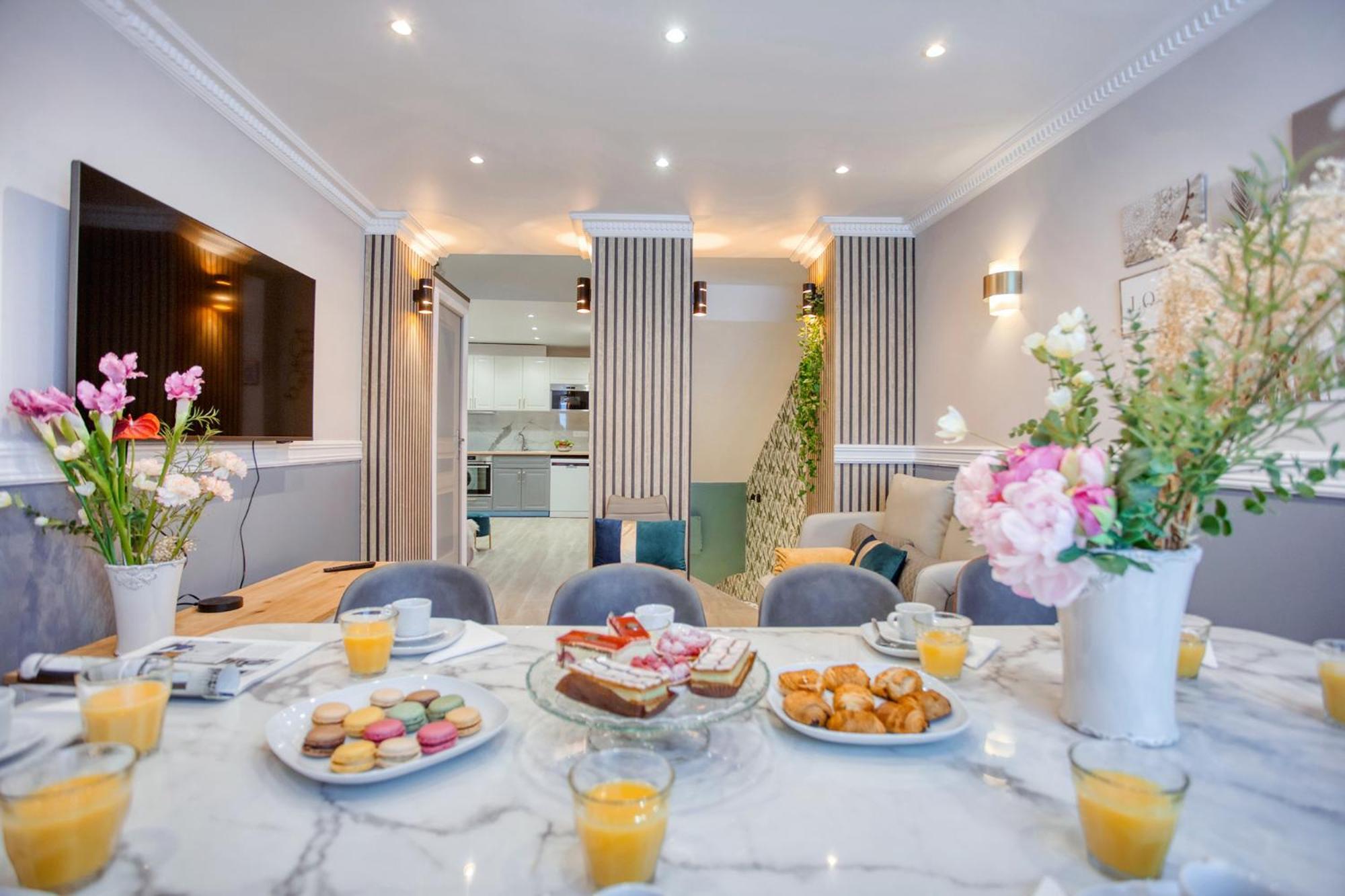 Elegant Triplex In Paris - Ideal For 10 - Aircon 외부 사진