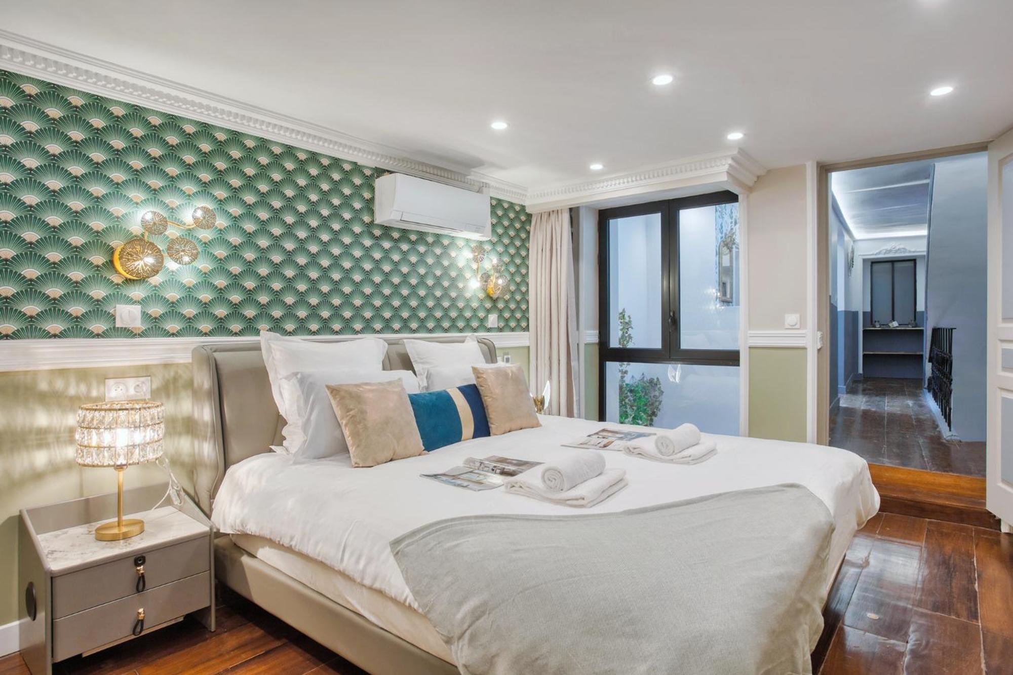 Elegant Triplex In Paris - Ideal For 10 - Aircon 외부 사진