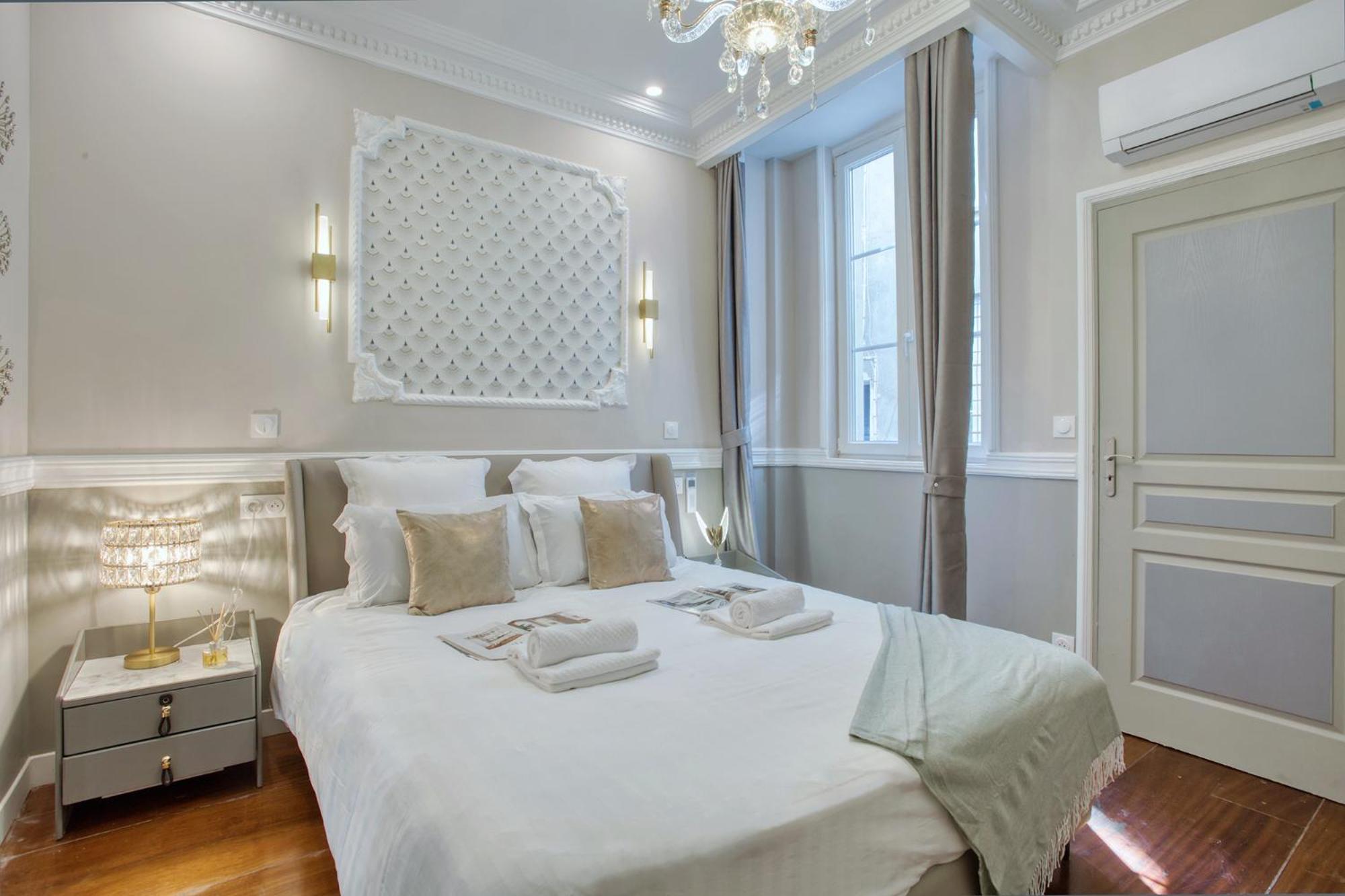 Elegant Triplex In Paris - Ideal For 10 - Aircon 외부 사진