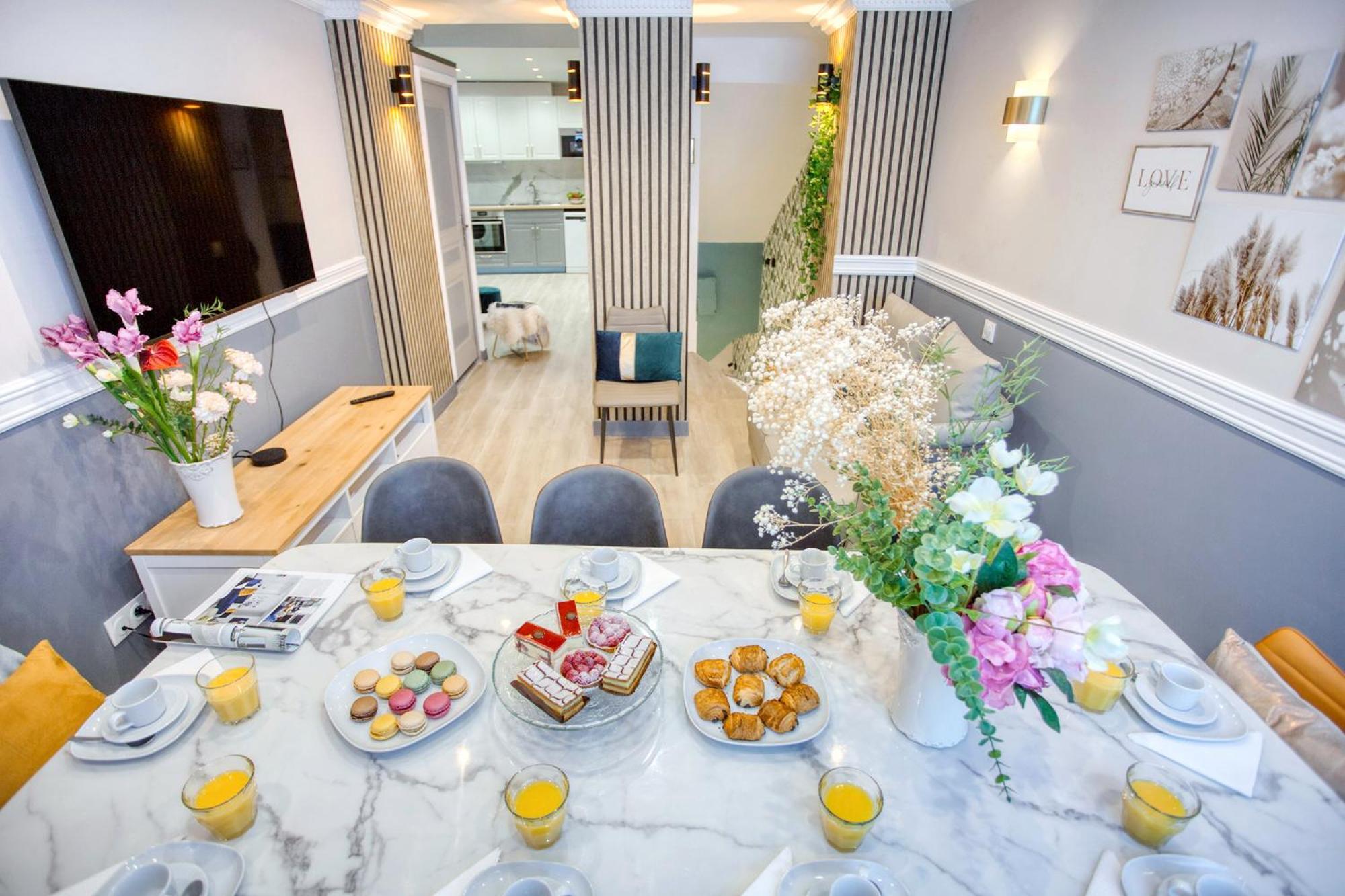 Elegant Triplex In Paris - Ideal For 10 - Aircon 외부 사진